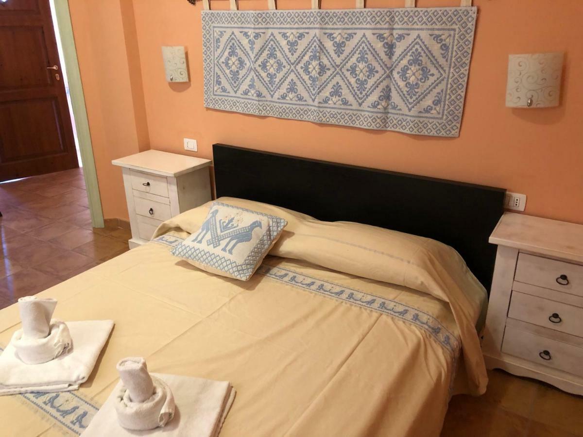 Sa Corti Antiga Apartment Sant'Antioco Bagian luar foto