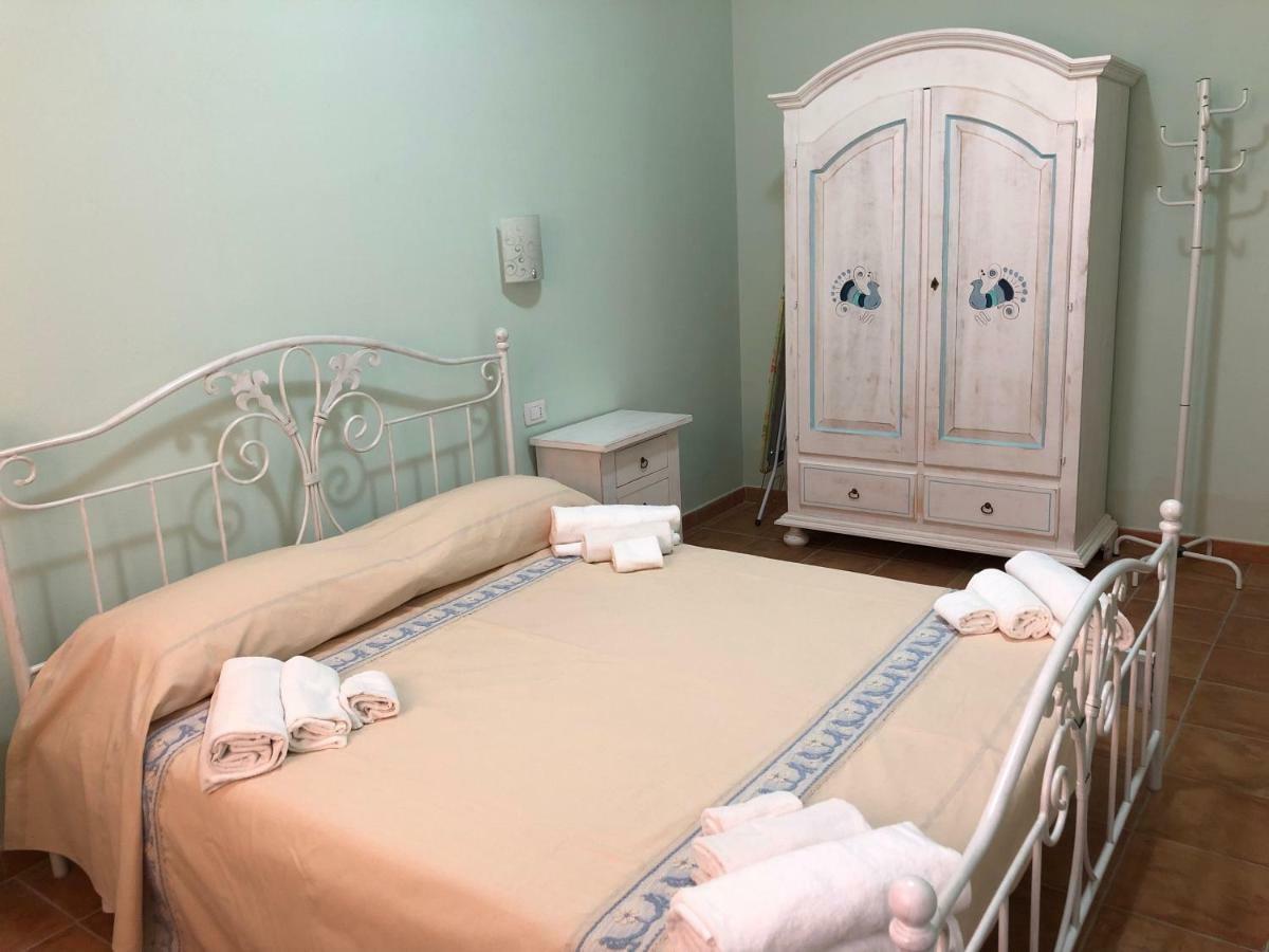 Sa Corti Antiga Apartment Sant'Antioco Bagian luar foto