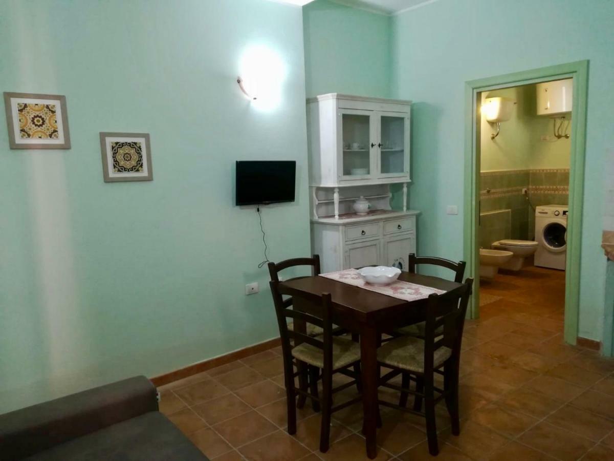 Sa Corti Antiga Apartment Sant'Antioco Bagian luar foto
